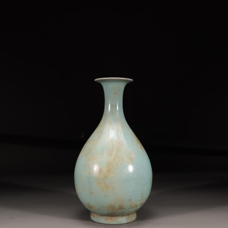 Chinese Ru ware Yuhuchun vase (1 of 9)