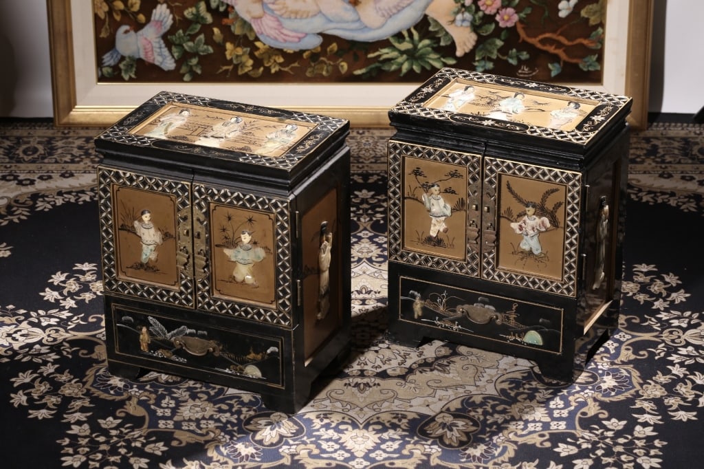 Chinese Lacqure Wood Jewelry Chests,Pair: Chinese Lacqure Wood Jewelry Chests,Pair . Dimension: 38cm Hx 30.5cm x 20.3cm w .