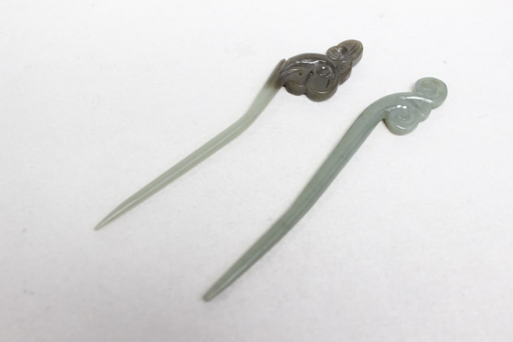 Two Chinese Jade Hair Pin: Dimension: 92X46