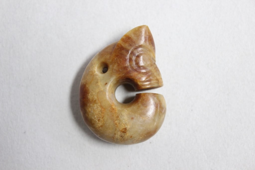 Chinese Jade Carved Toggle: Dimension: 2 1/2"L