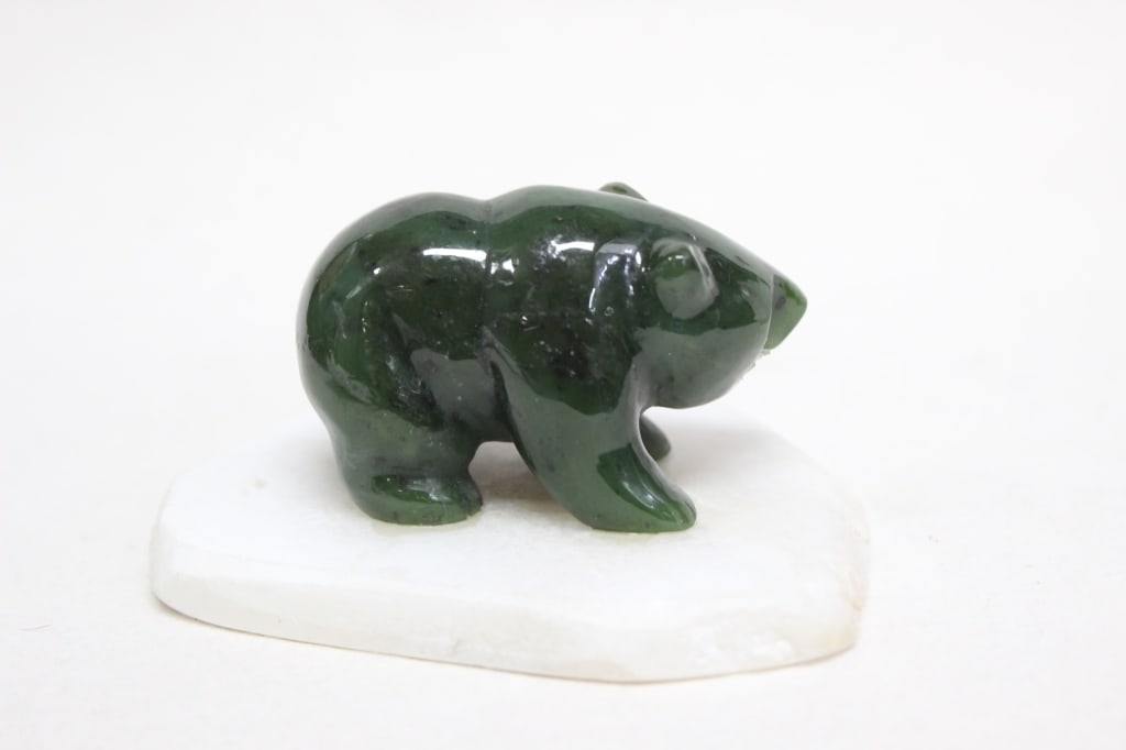 Hand-carved Spinach Jade Bear - 3