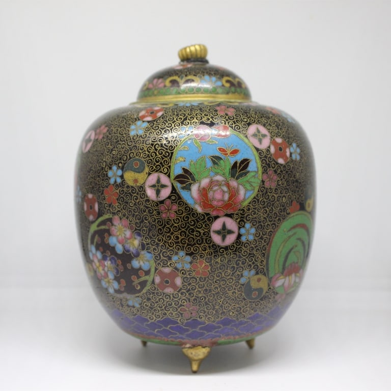 Chinese Cloisonne Lid Jar: Dimension: 4 3/4"H