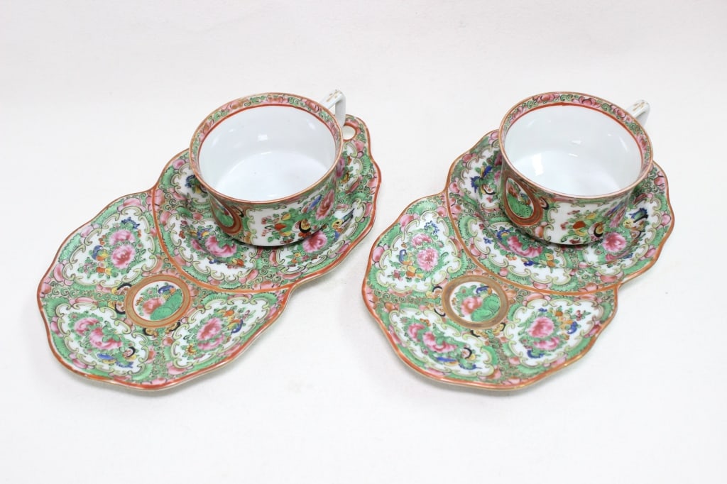 Pair of Chinese Rose Medallion Porcelain Tea Cup S (1 of 12)