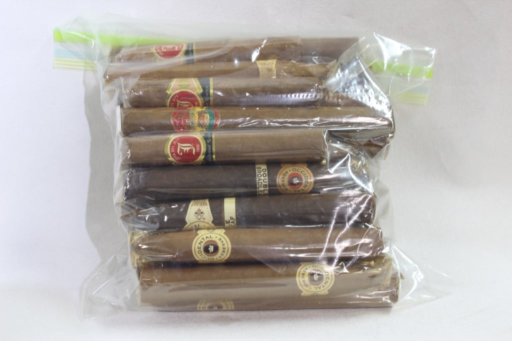 Bags of Assortment Cigars (1 of 5)