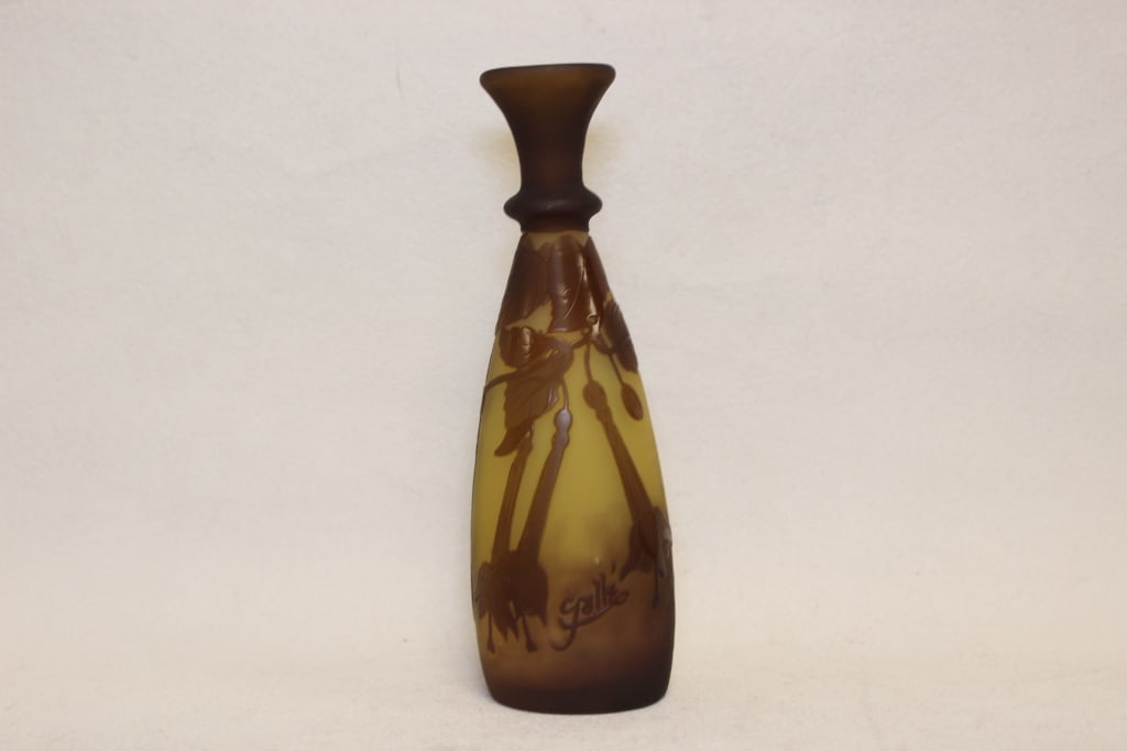 French Art Nouveau cameo Gallé Glass Vase: French Art Nouveau cameo Gallé Glass Vase Dimension: 6 1/2"H. The prominent raised "Gallé" signature is clearly visible near the base. It is a "cameo signature," meaning it was integrated into