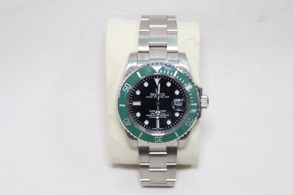 A Men's Wrist Watch (1 of 5)