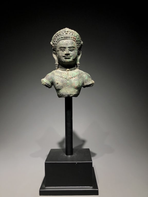 Khmer-style bronze torso (1 of 9)