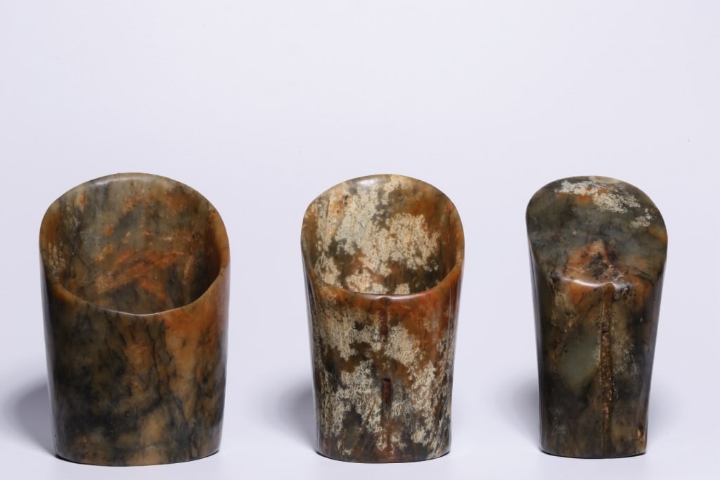 Three Chinese jade Carved"hoof-shaped" Ornament (1 of 9)