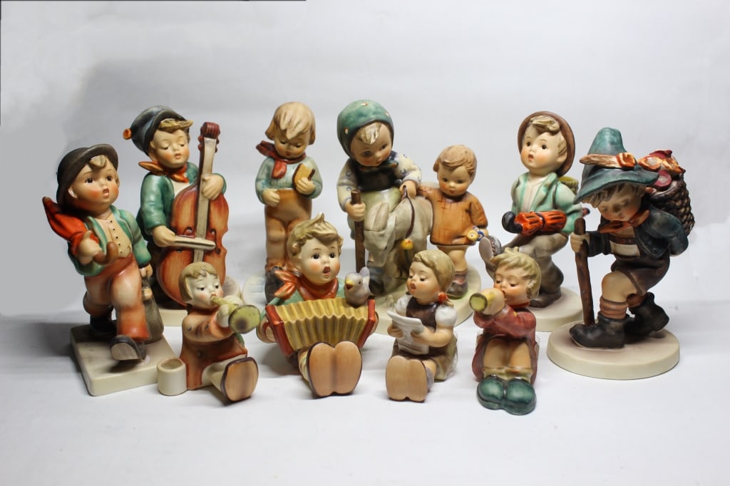 Lots of 10 Vintage Goebel Hummel Figurines (1 of 5)