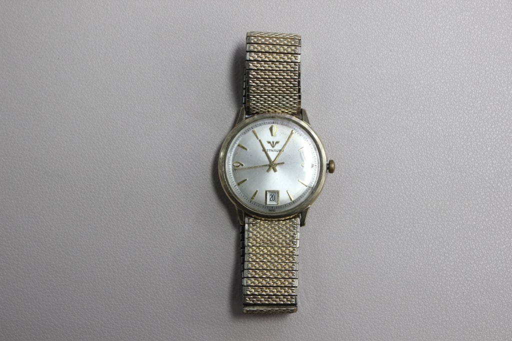 vintage Wittnauer Geneve wristwatch (1 of 5)