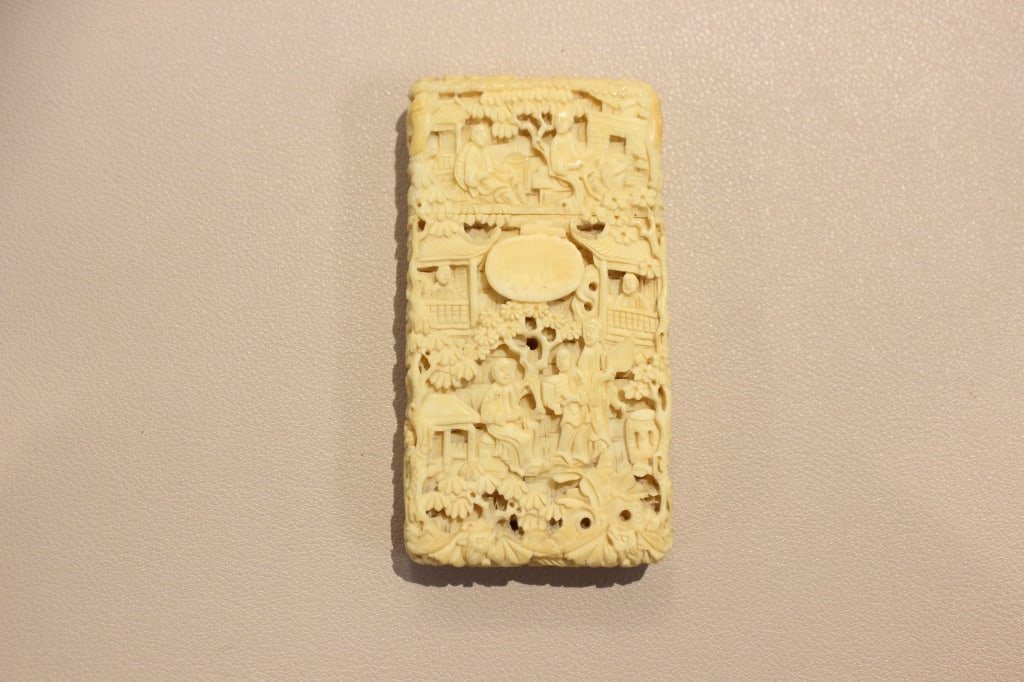 Antique Chinese export carved Bone Card Case (1 of 8)