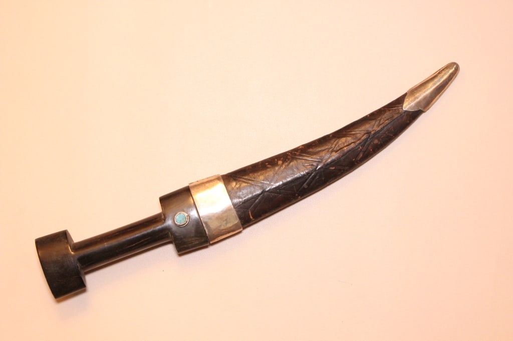 19th.C Kurdish Khanjar Jambiya: Dimension : 8 1/2"L / 14"L. traditional Kurdish Khanjar (also classified broadly as a Jambiya), a curved, double-edged dagger native to Kurdistan and parts of the Middle.