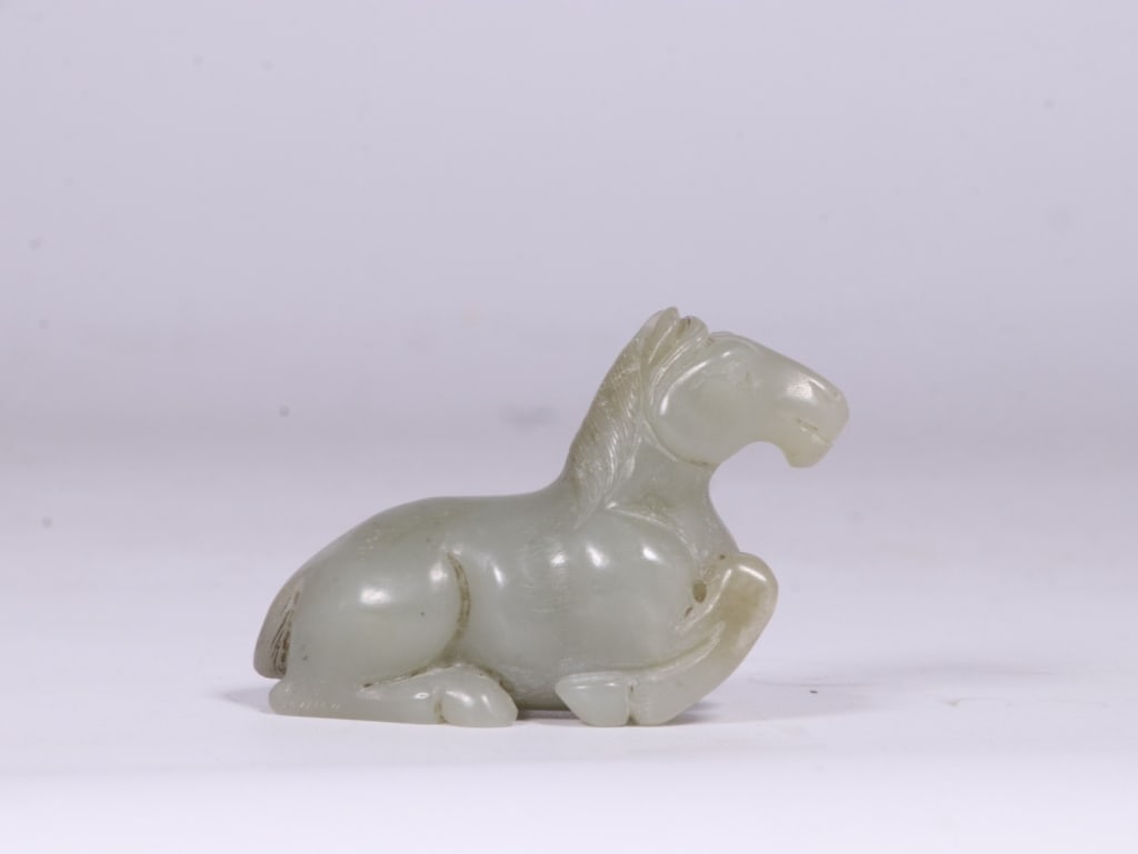 Chinese carved jade figure of a recumbent horse (1 of 9)
