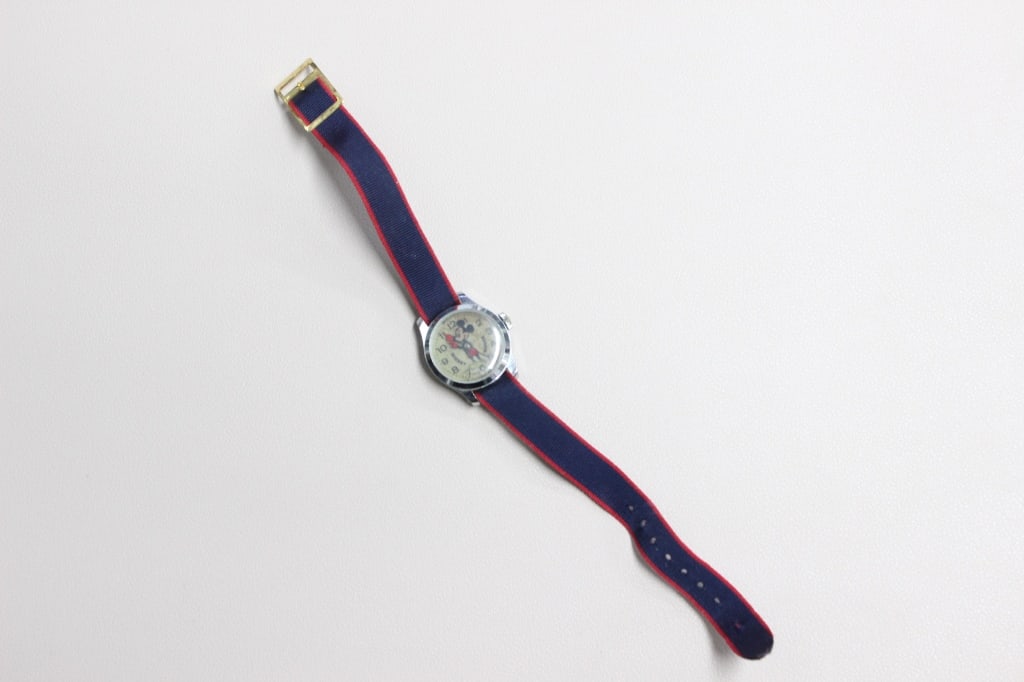 Bradley Mickey Mouse mechanical watch (1 of 4)