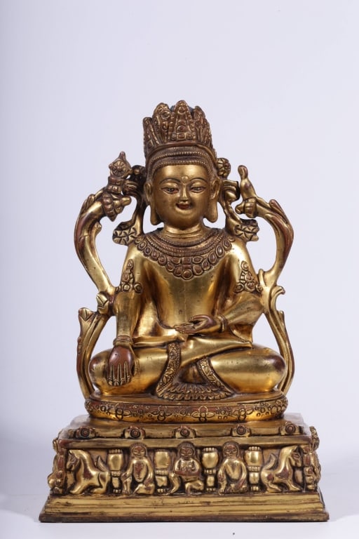Chinese Gilt-bronze statue of Akshobhya Buddha (1 of 8)