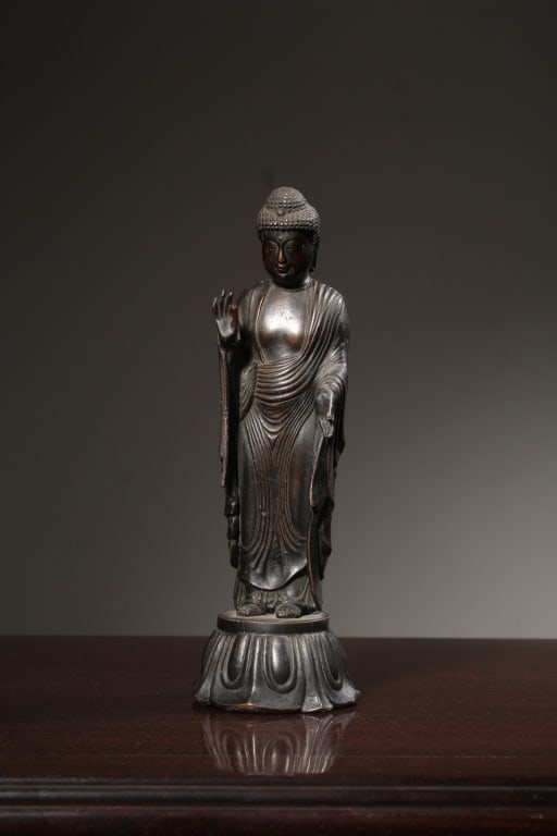 Chinese Bronze Standing Buddha Statue: Chinese Bronze Standing Buddha Statue Dimension : 7cm L x 7.5cm w x 21.5cm ,weight 1265.7gram