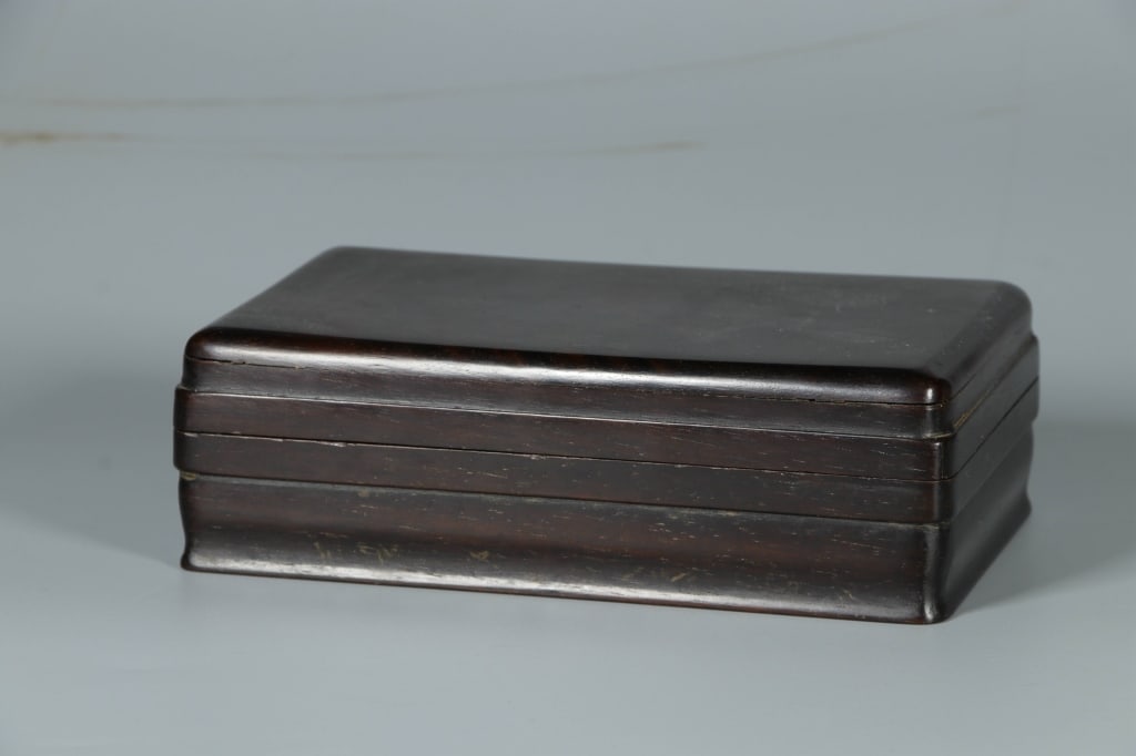 Chinese Zitan Wood Jewelry Box: Dimension : 15x9x5cm