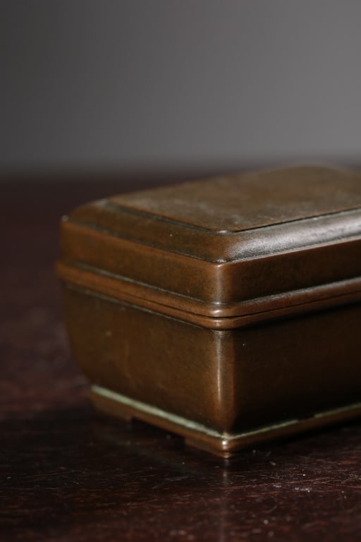 A Bronze Box - 8