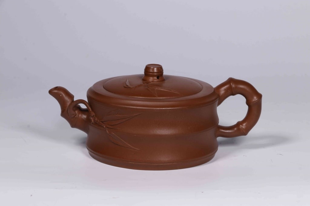 Chinese Yixing Zisha teapot,Mark: Dimension : 18cm L