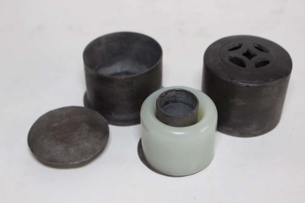 Chinese Jade Thumb Ring w Pewter Case: Chinese Jade Thumb Ring w Pewter Case. Dimension: 1 1/2"H.