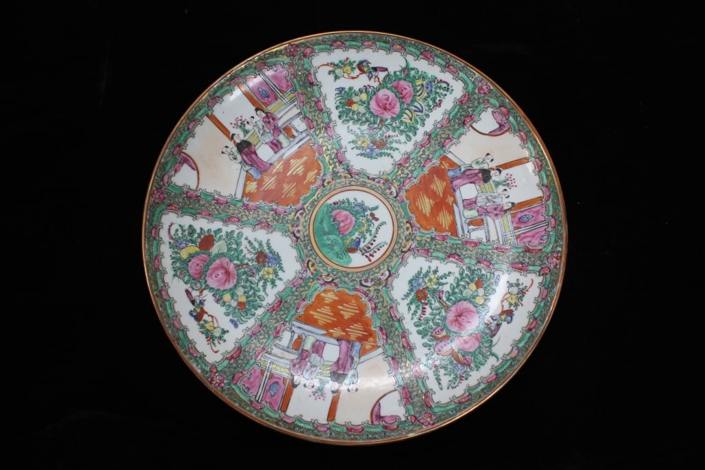 Chinese Export Rose Medallion Porcelain plate (1 of 5)