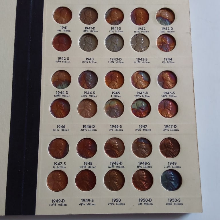 (RARE) LINCOLN CENTS COLLECTOIN: (RARE) LINCOLN CENTS COLLECTOIN 1909 TO 174 P D S ( BUT 1955 TO 1974 .P.D.S.ALL OF THEM UNC ND TONED.) TOTAL 179 COINS . ( MISSING ONE 1909 S VDB )