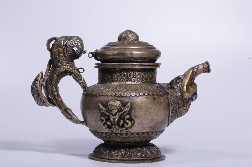 Sino-Tibetan Bronze Ewer Teapot (1 of 8)