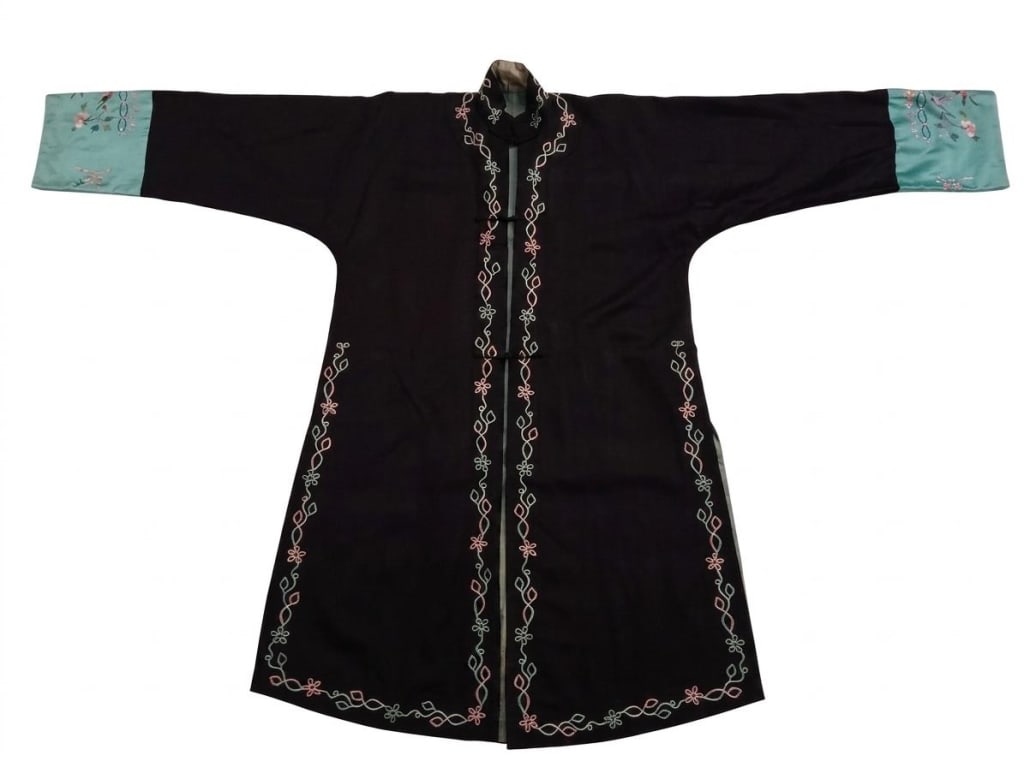 Antique Qing Chinese Silk Embroidered robe jacket (1 of 4)