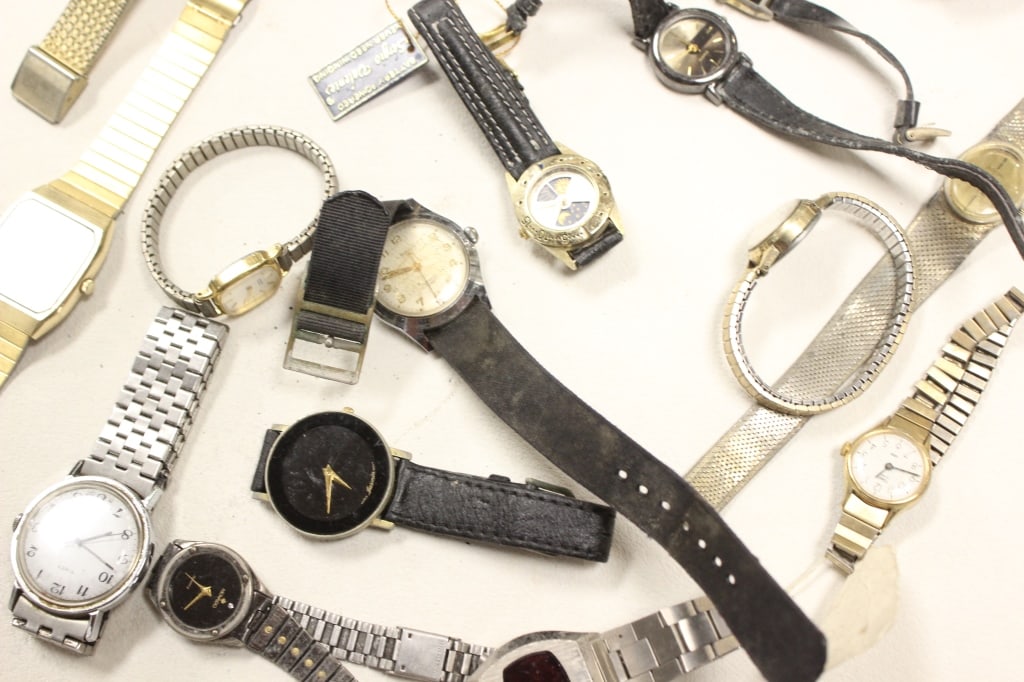 Vintage untested wristwatches Lot (1 of 5)