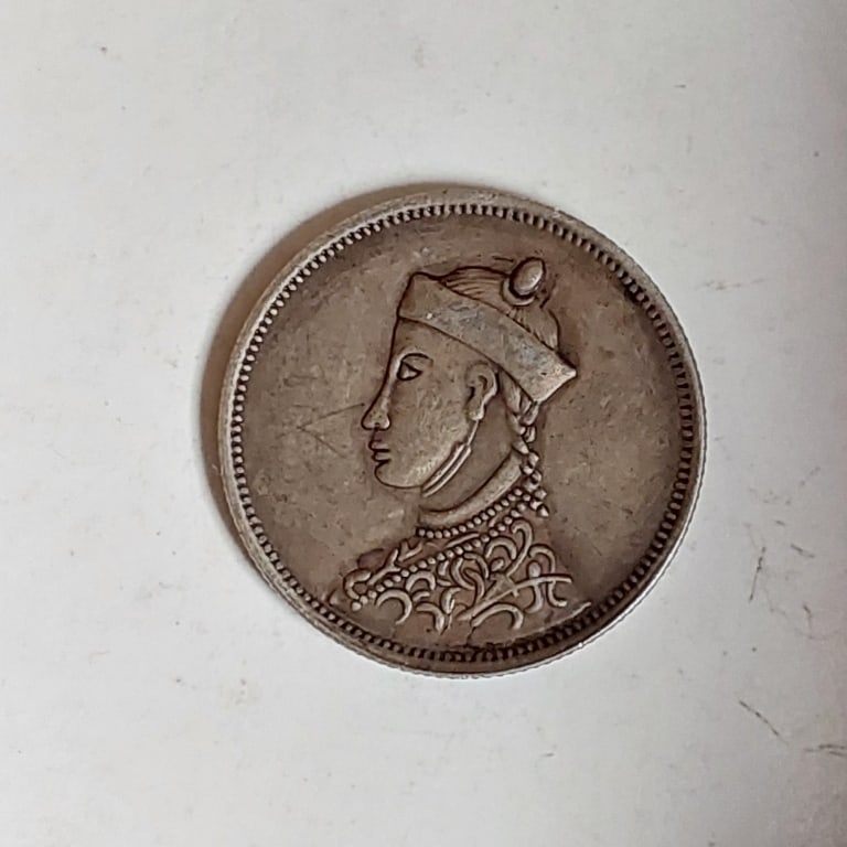 Chinese Old Silver Cash Coin: Chinese Old Silver Cash Coin W : 23 mm W : 5.3 gram.
