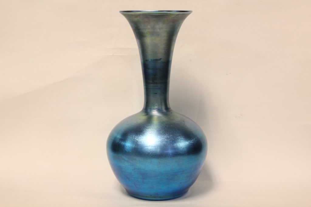 LOETZ ART NOUVEAU IRIDESCENT Blue Glass Vase (1 of 4)