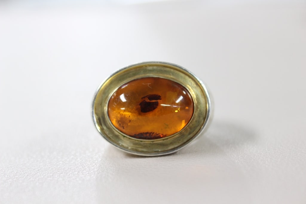 Classic Oval Amber Ring (1 of 6)