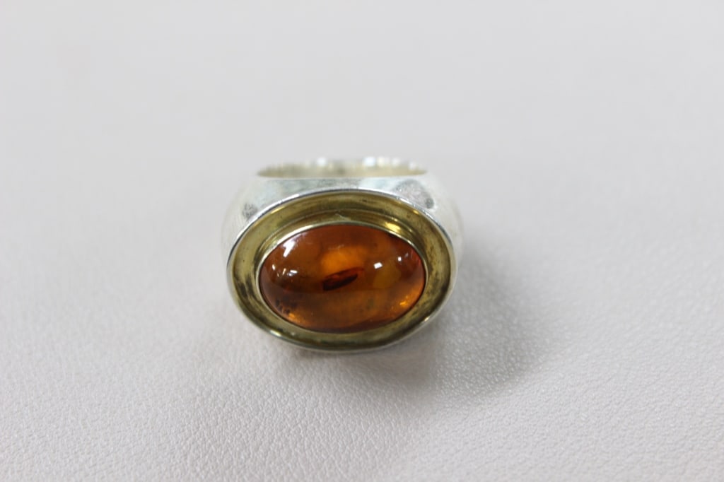 Classic Oval Amber Ring - 5
