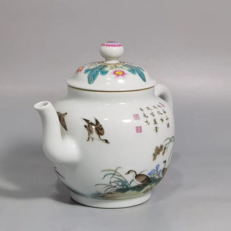 Chinese Famille rose Porcelain Teapot,Mark (1 of 8)