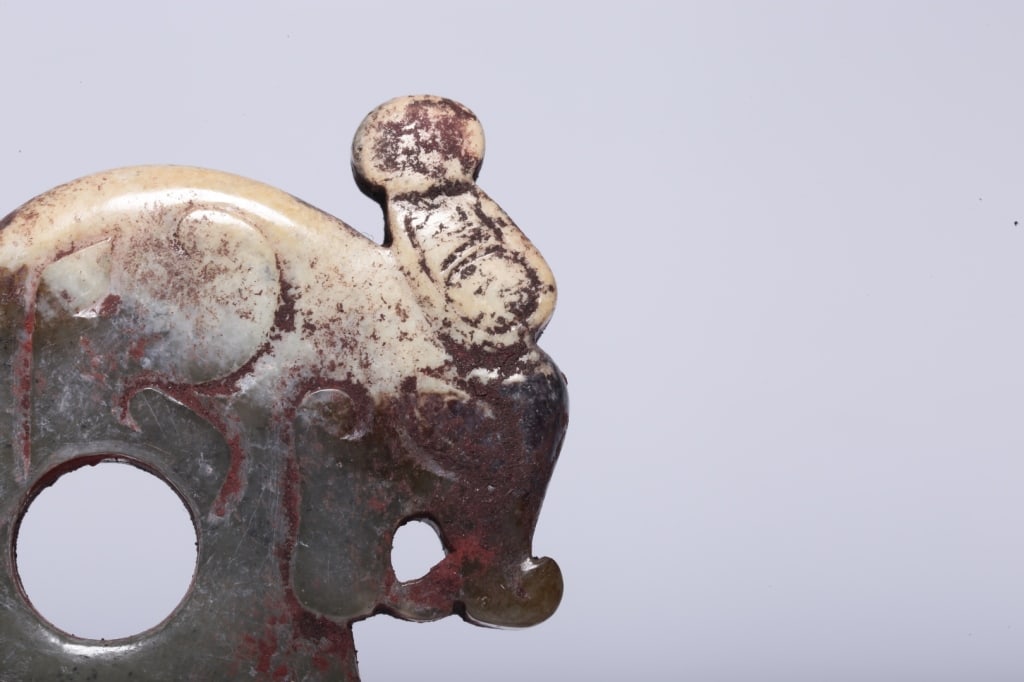Chinese archaistic jade axe-form pendant (1 of 8)