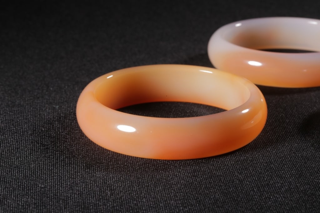 Three Chinese Agate Carved Bangles. - 6