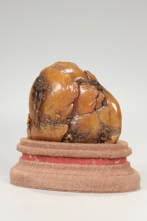 Chinese hand-carved Shoushan stone boulder Seal (1 of 8)