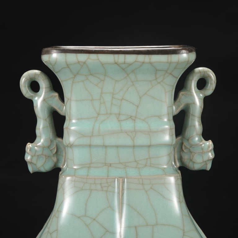 Chinese Ge-type crackle pattern Ceramic Vase,Mark (1 of 9)