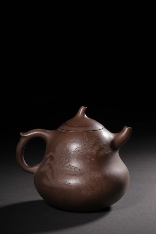Chinese Yixing zisha clay teapot,Mark: Dimension: 12.1cm L x 10.8cm ,weight is 161gram. Chinese Yixing zisha clay teapot sculpted in the elegant, organic "monk's hat" or dynamic pear-like form, highlighting the natural beauty of Chinese sc