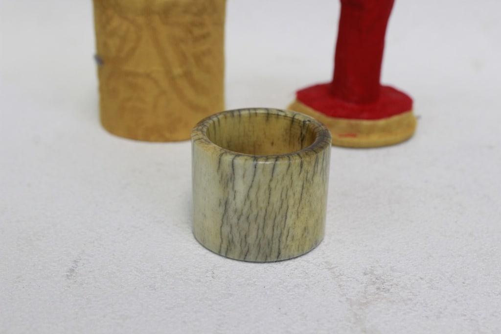 Chinese Thumb Ring with Case - 2