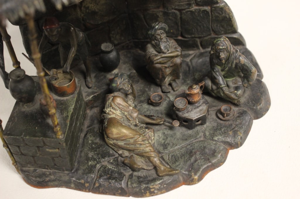 Austrian Orientalist cold-painted bronze table lam - 2