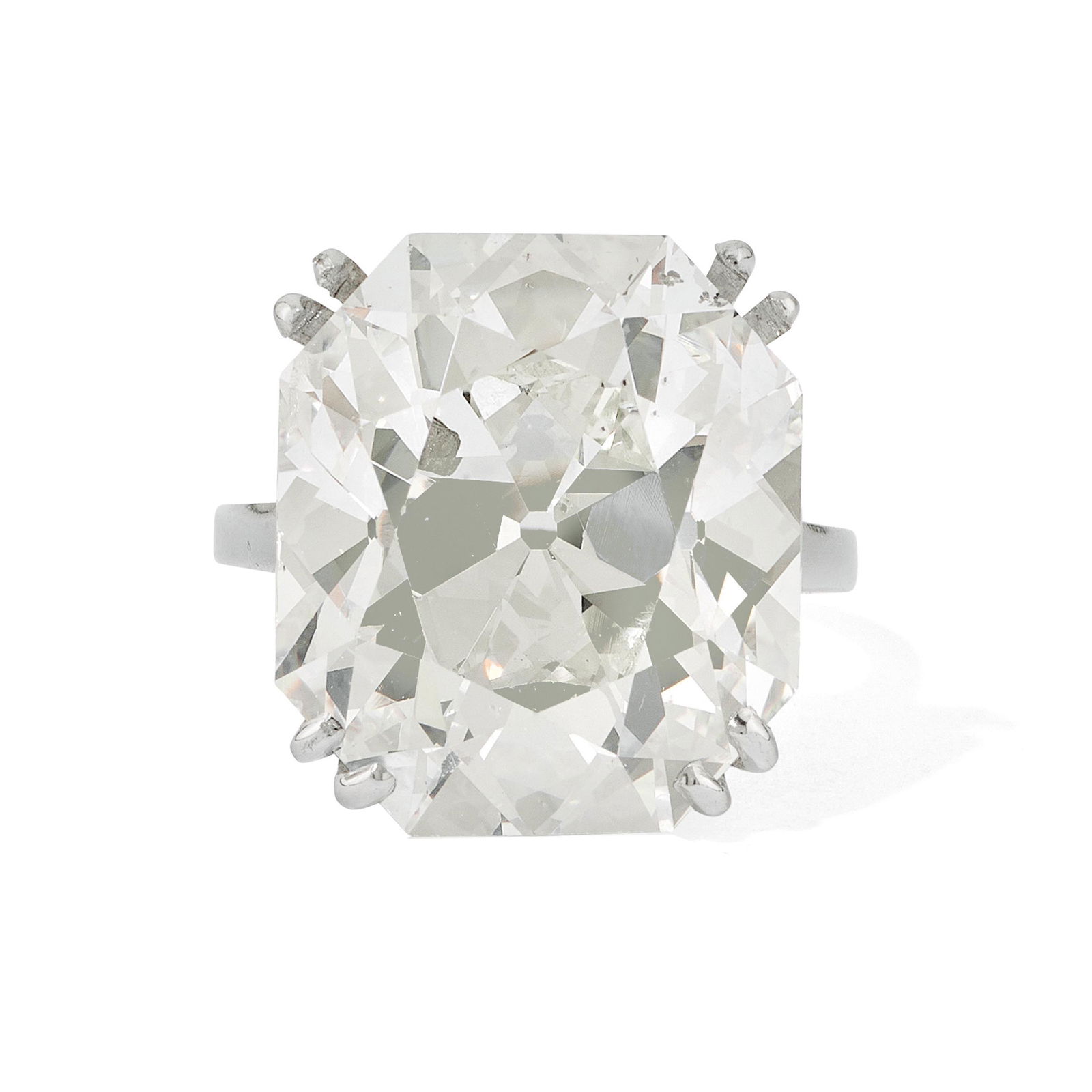 IMPORTANTE BAGUE EN PLATINE ET DIAMANT (1 of 2)