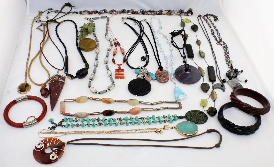 1.5 Lb Jade Nephrite Chrysophrase Gemstone Jewelry Lot (1 of 5)