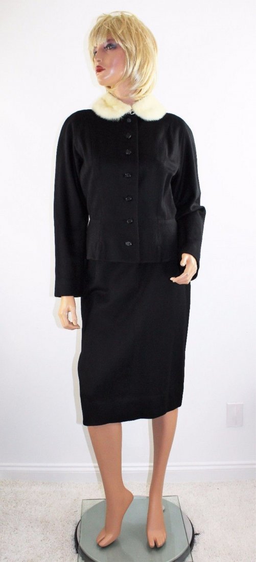 50's Black Wiggle Skirt Suit Mink Collar PURCELLS XS/S: Vintage 50's Black Wool Wiggle Skirt Suit Mink Collar PURCELLS by Richard Dobkin. Details: 50's black 100% wool wiggle skirt suit with detachable ivory mink color, made by Richard Dobkin for Purcells.
