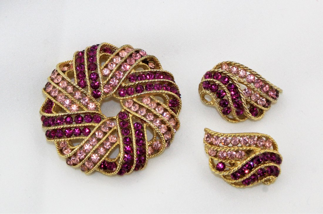 Weiss Pink Fuchsia Rhinestone Brooch & Earring Set (1 of 2)