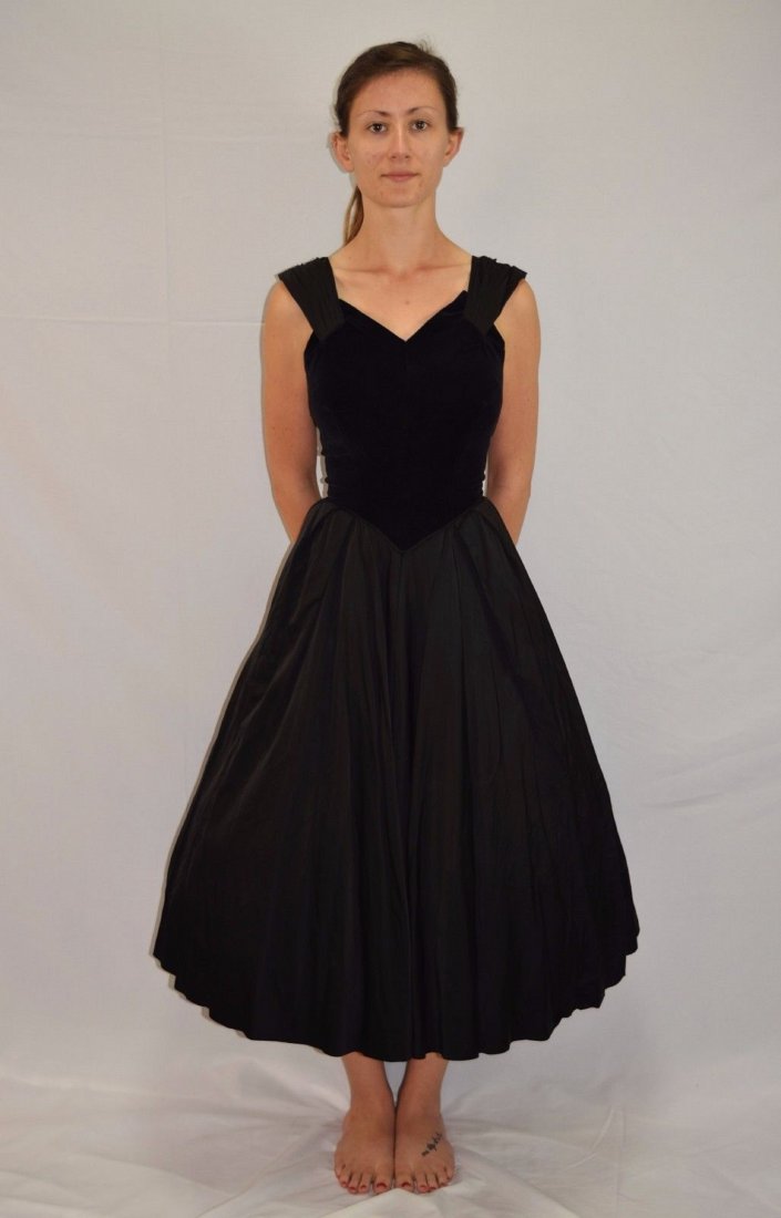 Vintage 50s Jonny Herbert Black Rockabilly Swing Dress: This is a Vintage 1950's Black Velvet & Taffeta Designer Pin Up Atomic Rockabilly Swing Dress by Jonny Herbert in a Size XS. The vintage 50's dress has a fitted bodice that and a full skirt that measu