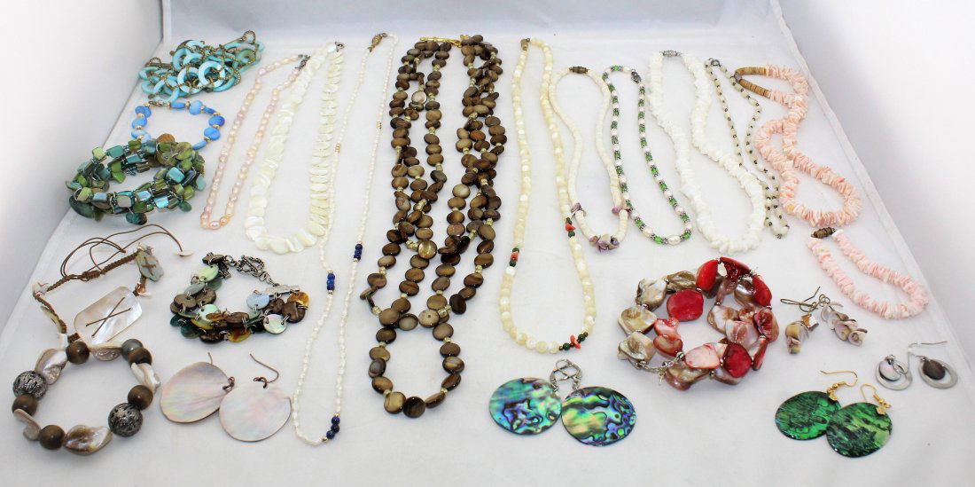 Gemstone Jewelry Lot - 1 1/2 Pounds: 1 1/2 pounds of jewelry made of Pearls, Mother of Pearl, Abalone and shells, in necklaces, bracelets & earrings. 9 necklaces, 8 bracelets, and 5 pairs of earrings.