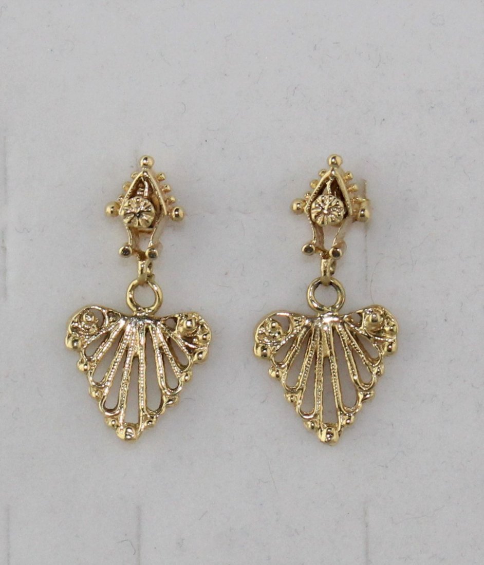 Antique 14k Gold Filigree Drop Heart Pierced Earrings: Beautiful Victorian to Edwardian antique 14K yellow gold filigree drop heart pierced earrings. The earrings are faintly marked from wear and age, but test for 14K gold. The earrings have 14k gold earn
