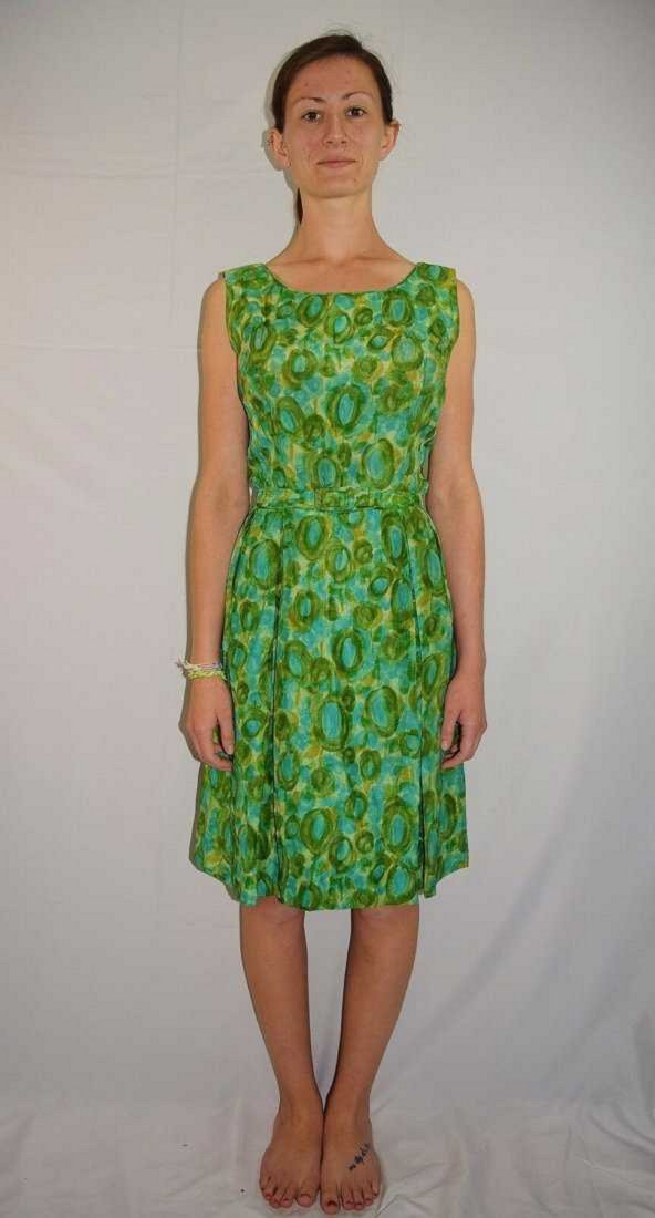 Vintage 60's Mod Geometric Silk Pleated Dress XS: Vintage 60's Mod Geometric Silk Green Pleated Wiggle Dress. Details: Vintage 60's Era Silk Wiggle Dress, fully lined. Has a metal zipper down back, with a matching cloth belt. Size: Should fit in an X