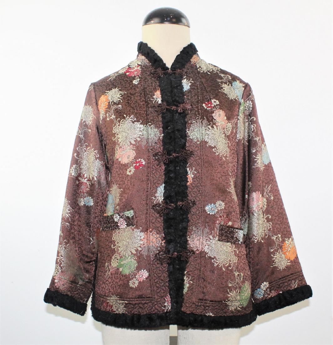 Vintage Chinese Silk Jacquard Jacket Size Small: Vintage Chinese Silk Jacquard Jacket Size Small in a warm earthy brwn with ivory, orange, green and pink flowers. It is fully lined in a black faux mouton fabric. There are 2 front pockets and 5 frog 
